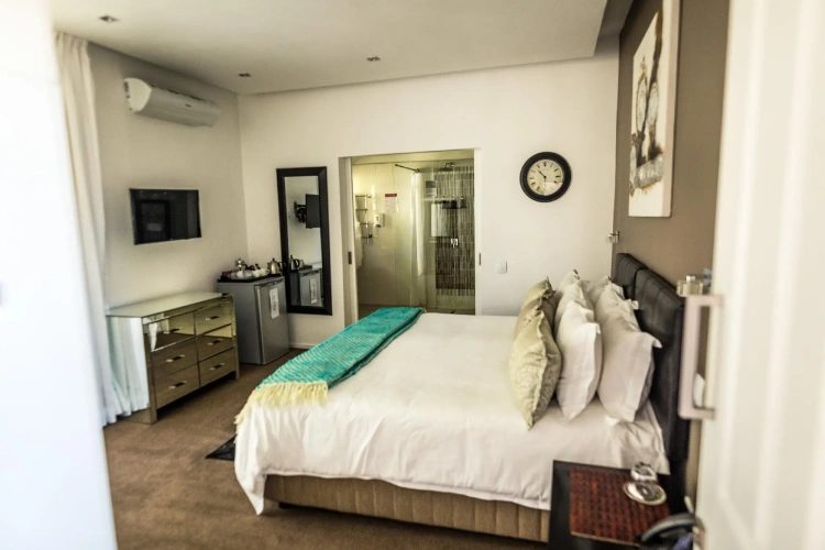 Quadruple Suite