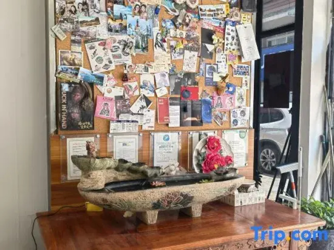 WWR hostel & cafe （old town branch）