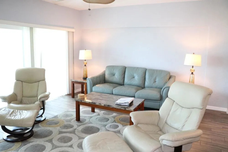 Jamaica Royale - T53 - 2 Br Condo