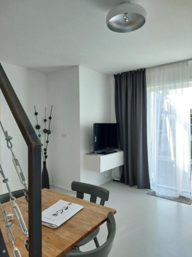Deluxe Studio