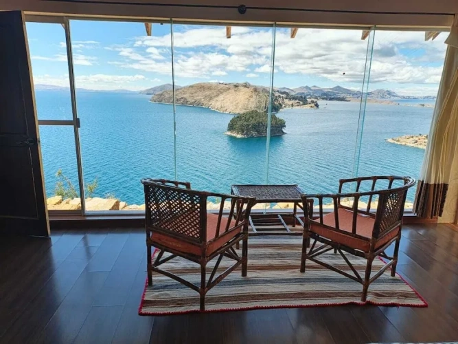 Standard Family room with lake view