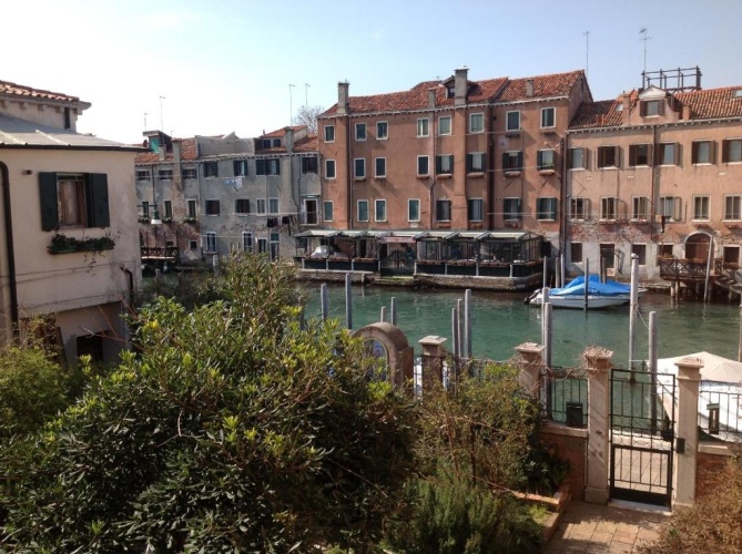 Deluxe Apartment with canal view