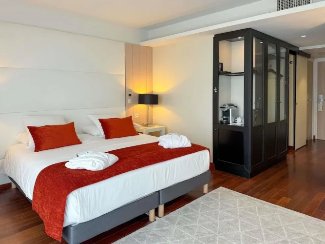 Privilege Double Suite