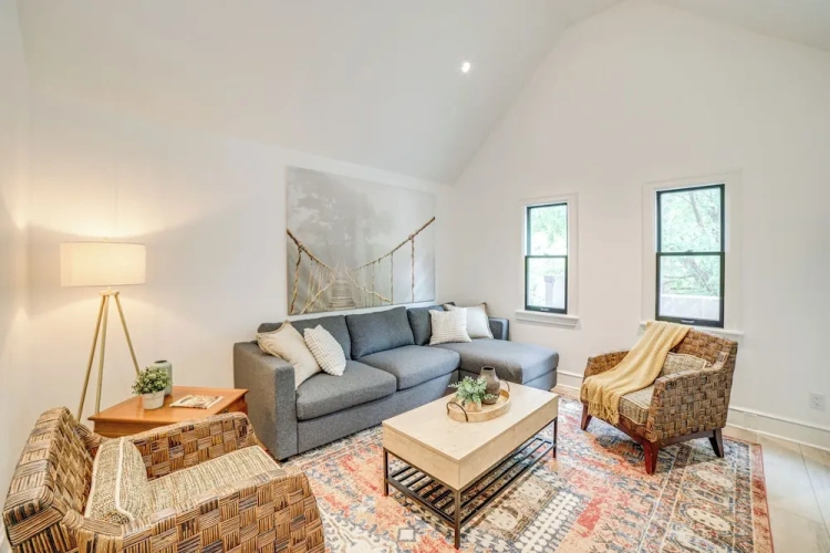 3 Bedrooms Apartment