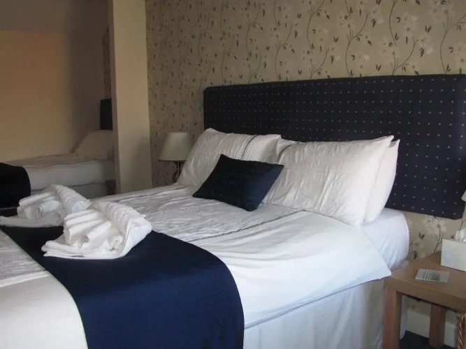 Standard Triple room