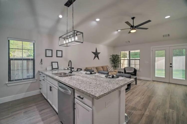 3 Bedrooms Cottage