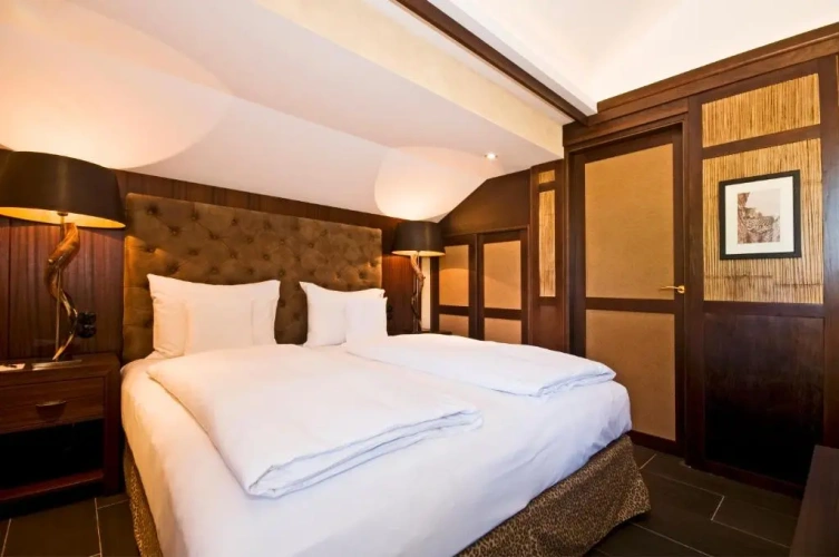 African Junior Suite