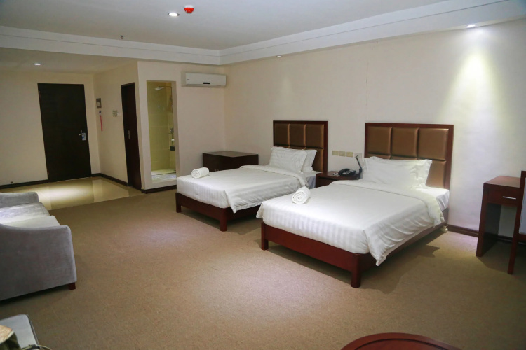 Big Hotel Suites
