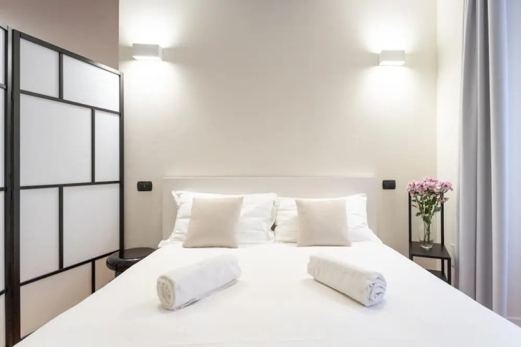 White Flat in Como City Center
