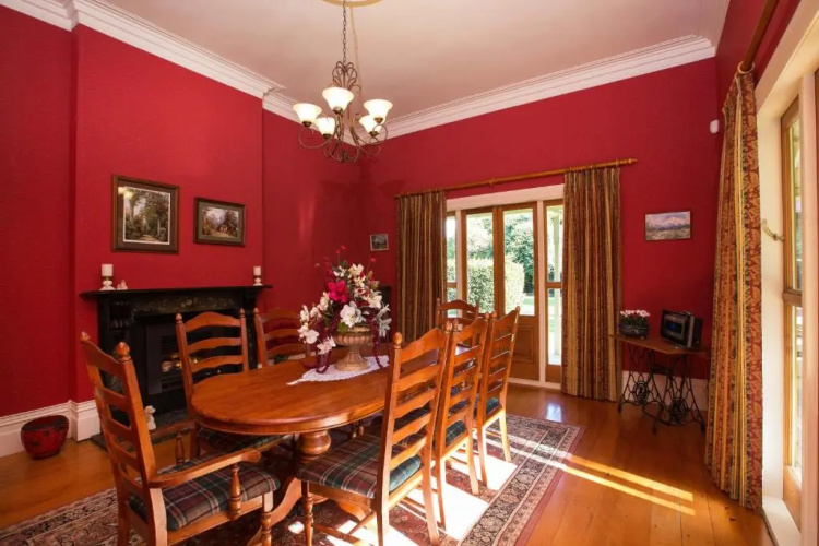 Tairoa Lodge & Cottage