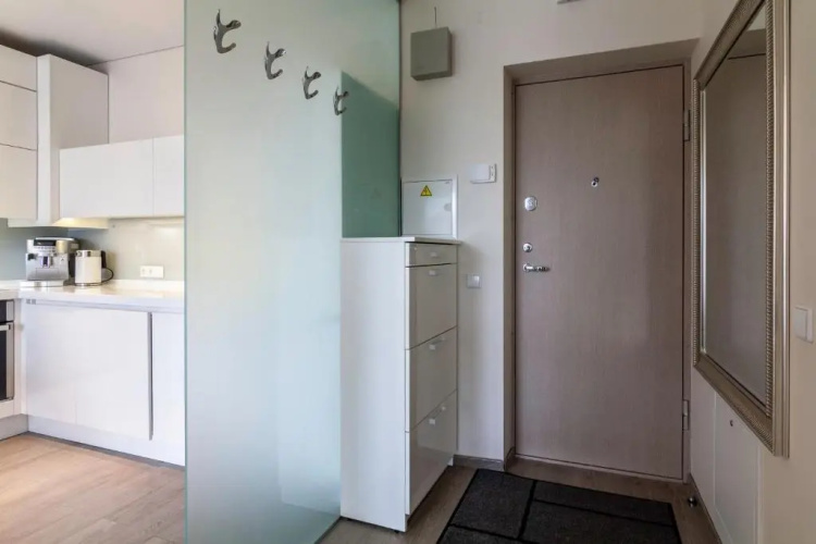 Sea Whisper Apartment, By Cohost