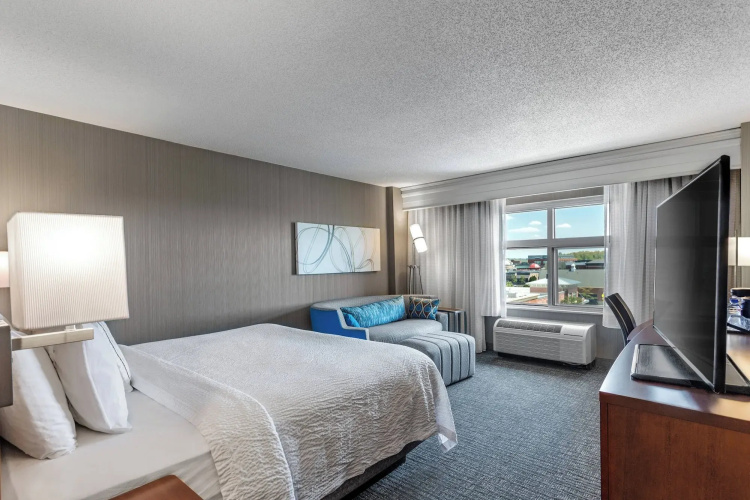Courtyard by Marriott Easton-Columbus