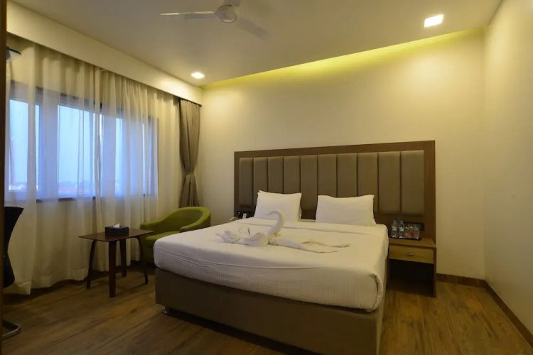 Hotel Jhankar Palace