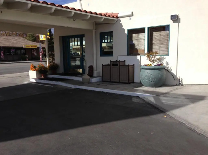 Dow Villa Motel