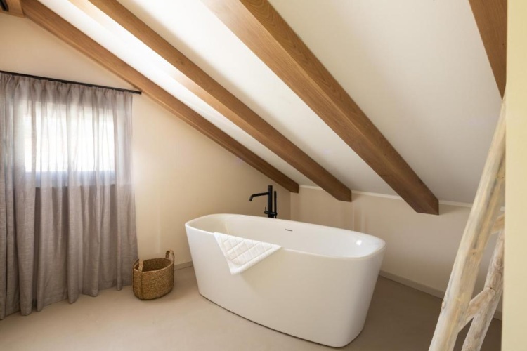3 Bedrooms Apartment