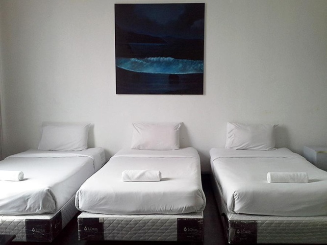 Standard Triple room