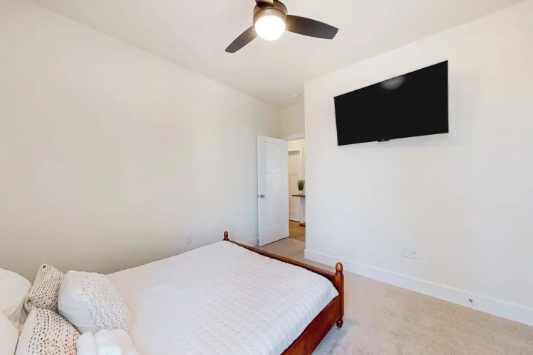 3BR Riverfront Home w/ Kayaks & Game Room