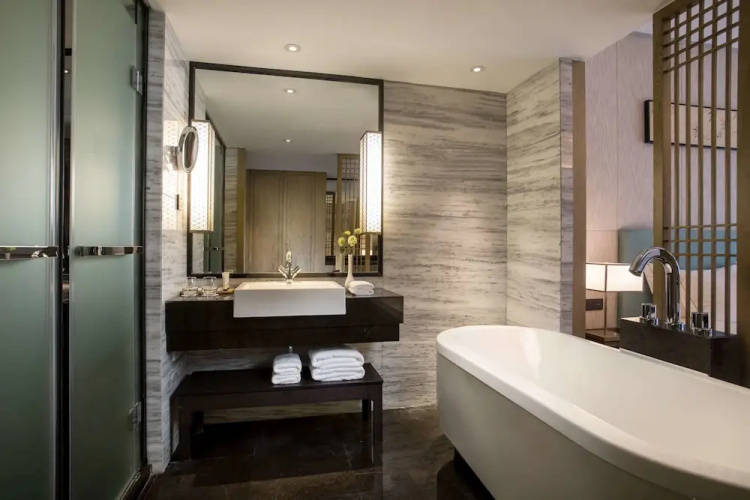Ramada Zhenjiang City Center