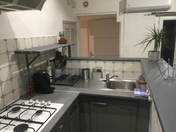 APPARTEMENT T2 avec TERRASSE ds maison de village pres d avignon