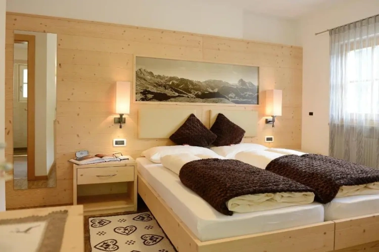 2 Bedrooms Apartment