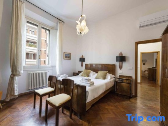 3 Bedrooms Apartment