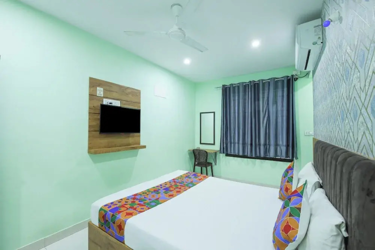 FabHotel Golden Comforts