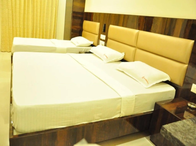 Standard Triple room