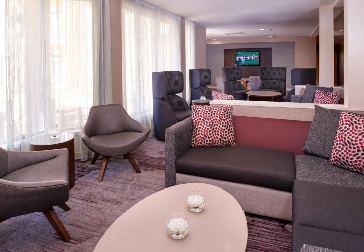Courtyard by Marriott St. Louis Downtown West