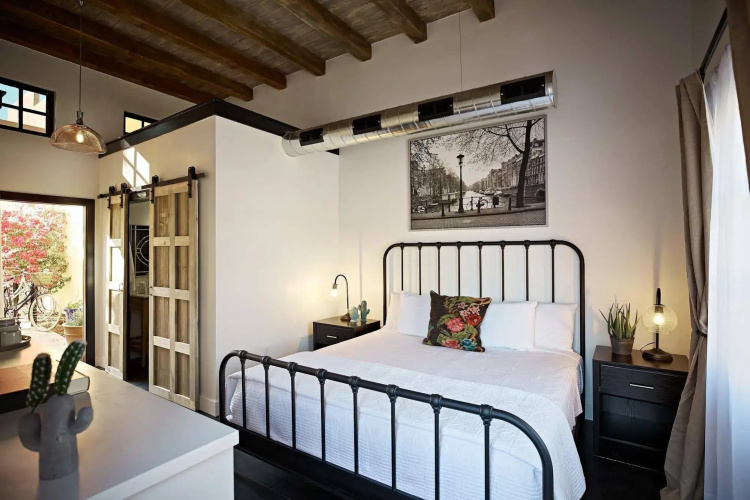 Bespoke Inn Scottsdale