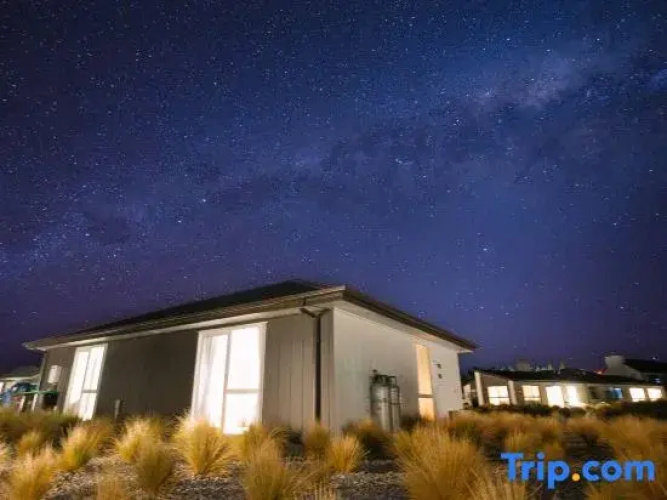 Tekapo LupinFaves Hoilday House