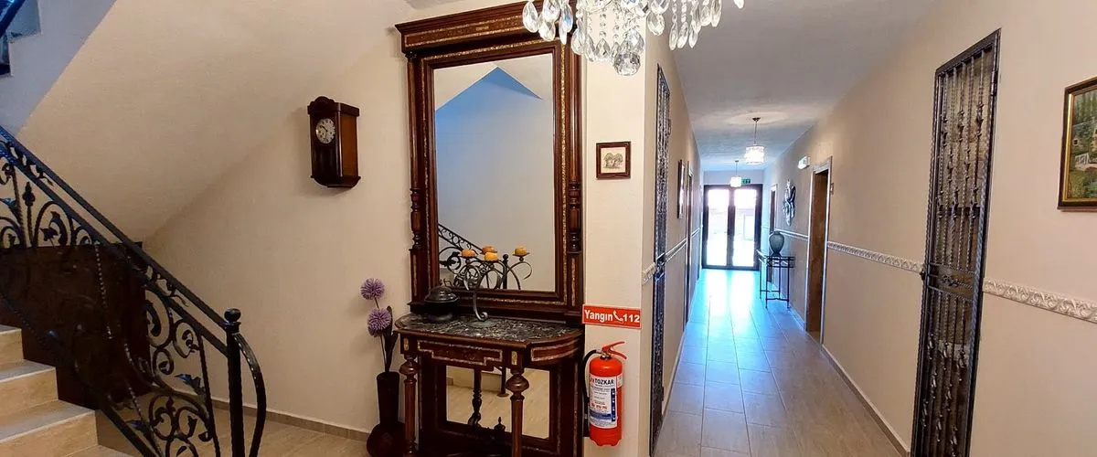 Crescent Park Boutique Otel
