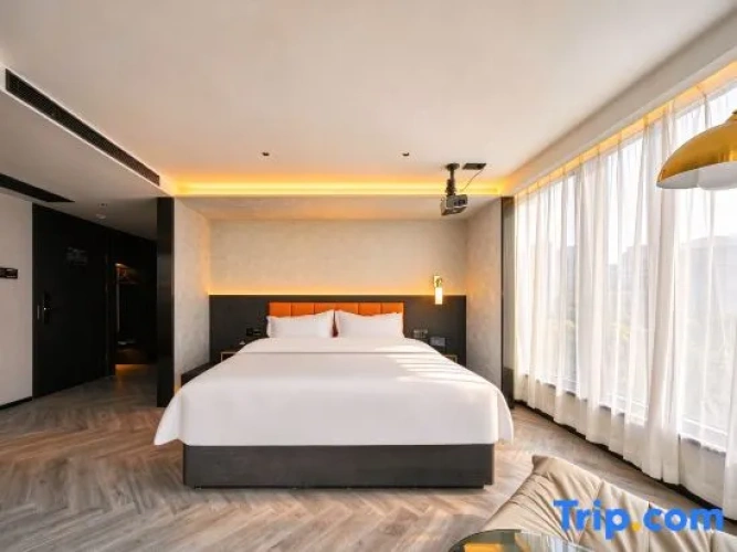 Deluxe Double room with garden view