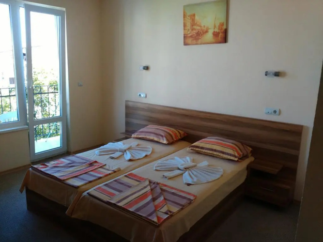 Fits Guest House
