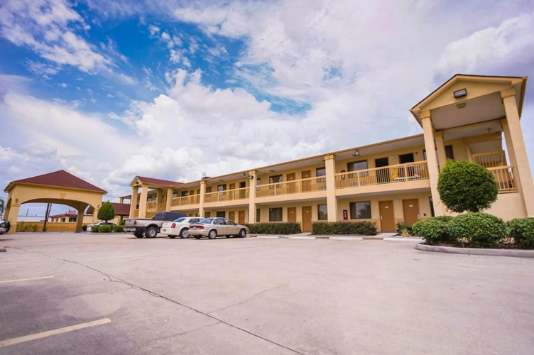 Downtowner Inn and Suites Hobby