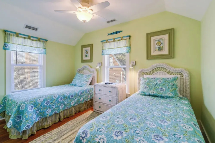 Laurel Street 222c