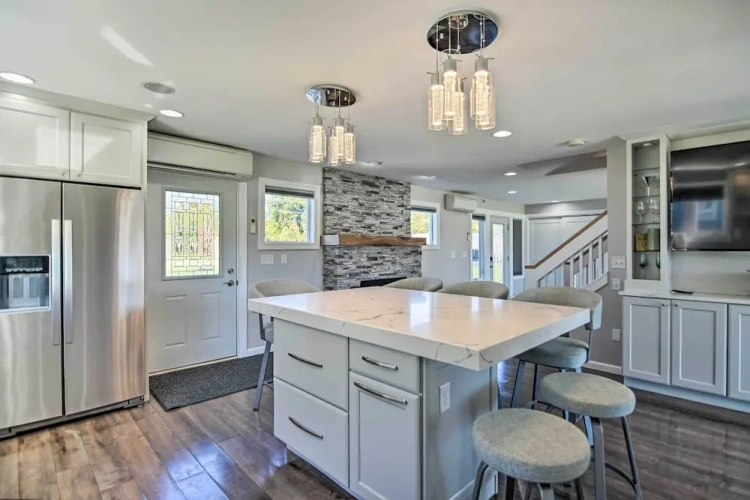 4 Bedrooms Cottage
