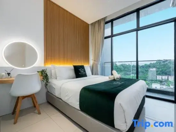 1 Bedroom Premier Double Suite with city view