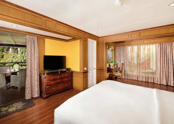 Suite with balcony