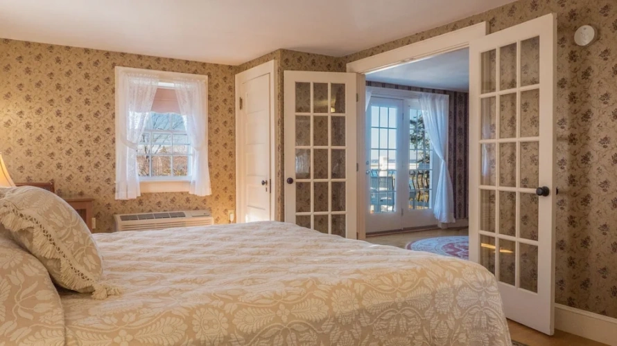 Deluxe Double room with partial ocean view