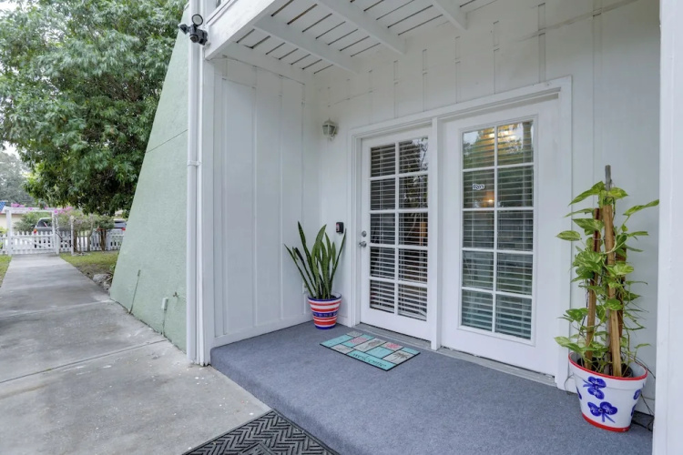Seminole Townhome: Easy Access to Beaches!