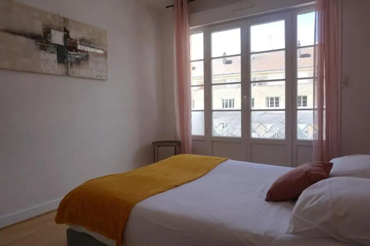 3 Bedrooms - Spacious and friendly - City Center