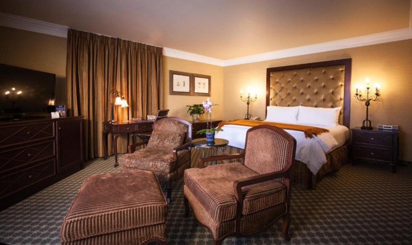 Double Suite with balcony and with city view