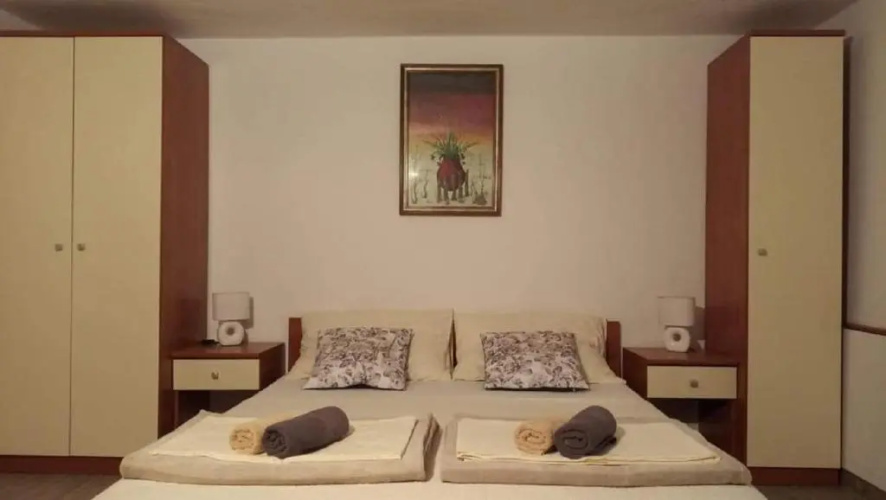 Apartments Neda - 80m from sea