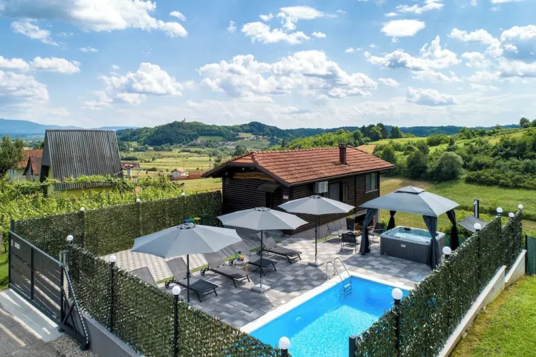 AquaHaven With Private Pool And Wellness
