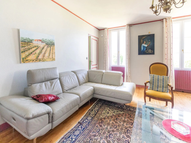 Attractive castle in Cezac with private pool