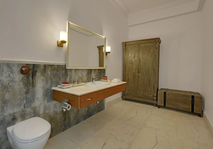 Suite with balcony