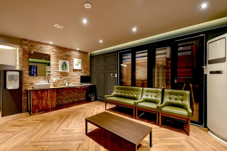Hotel The M