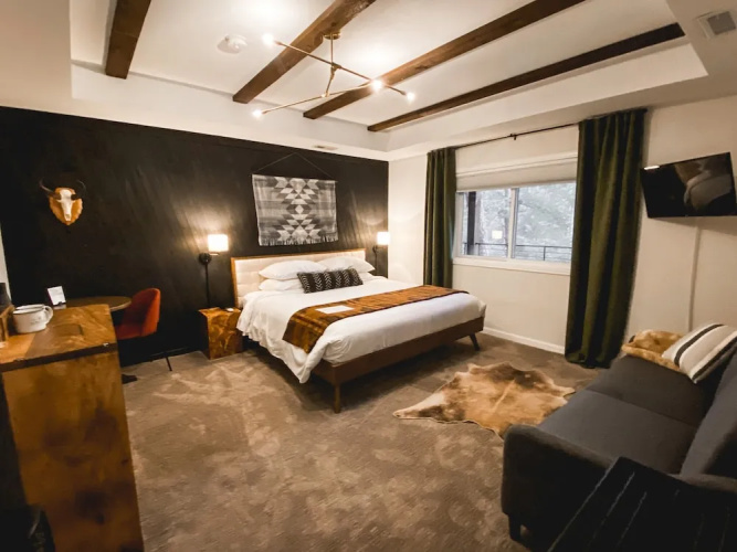 Juniper Lodge & Treehouses