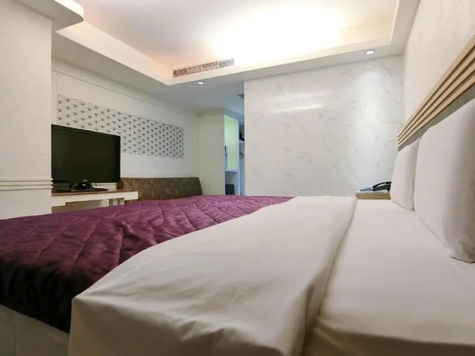 Classic Twin room with view