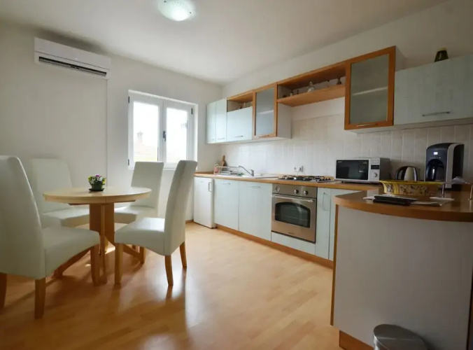 Spacious Apartment With Loggia